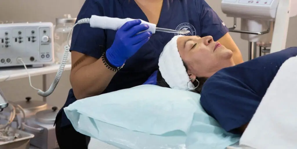 Facial Courses at FAMA