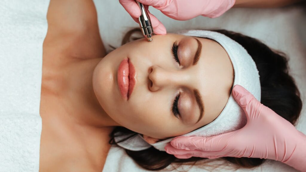 Dermaplaning blade control practice