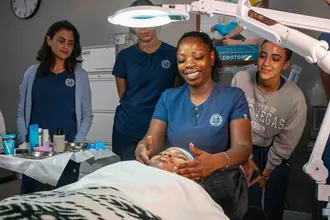 Hands-on procedural clinical training on live models in the FAMA aesthetic lab